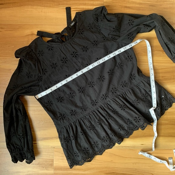 MADEWELL Eyelet Keyhole Peplum Top in Black - Picture 6 of 14